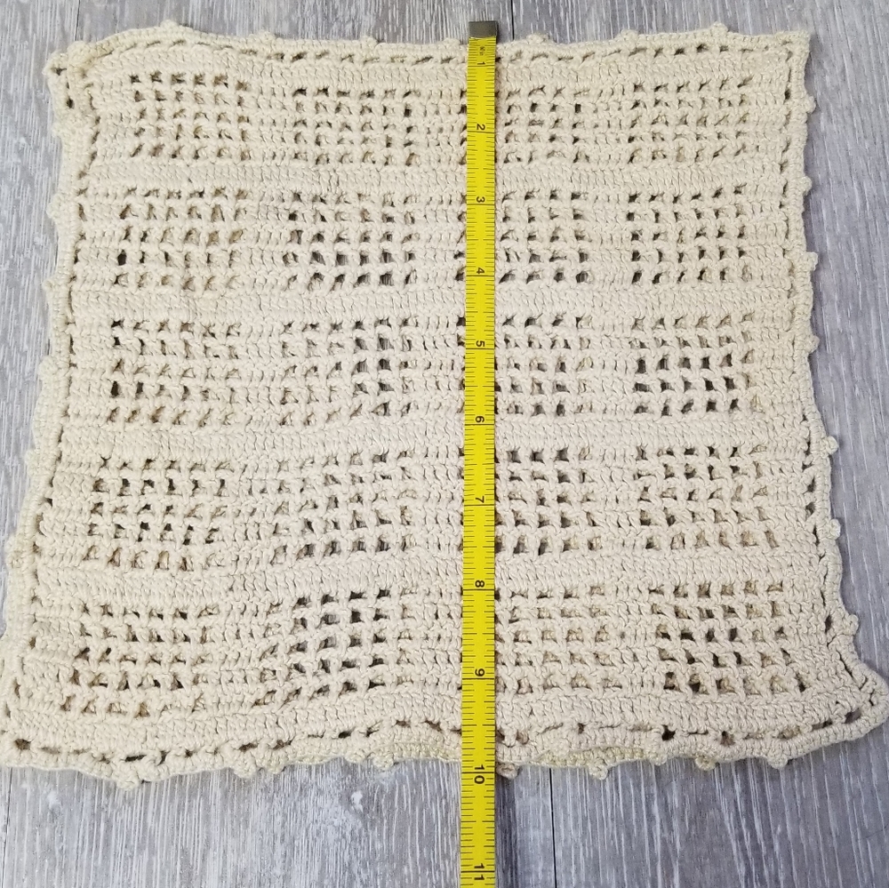 2 square crocheted doilies - Picture 2 of 7